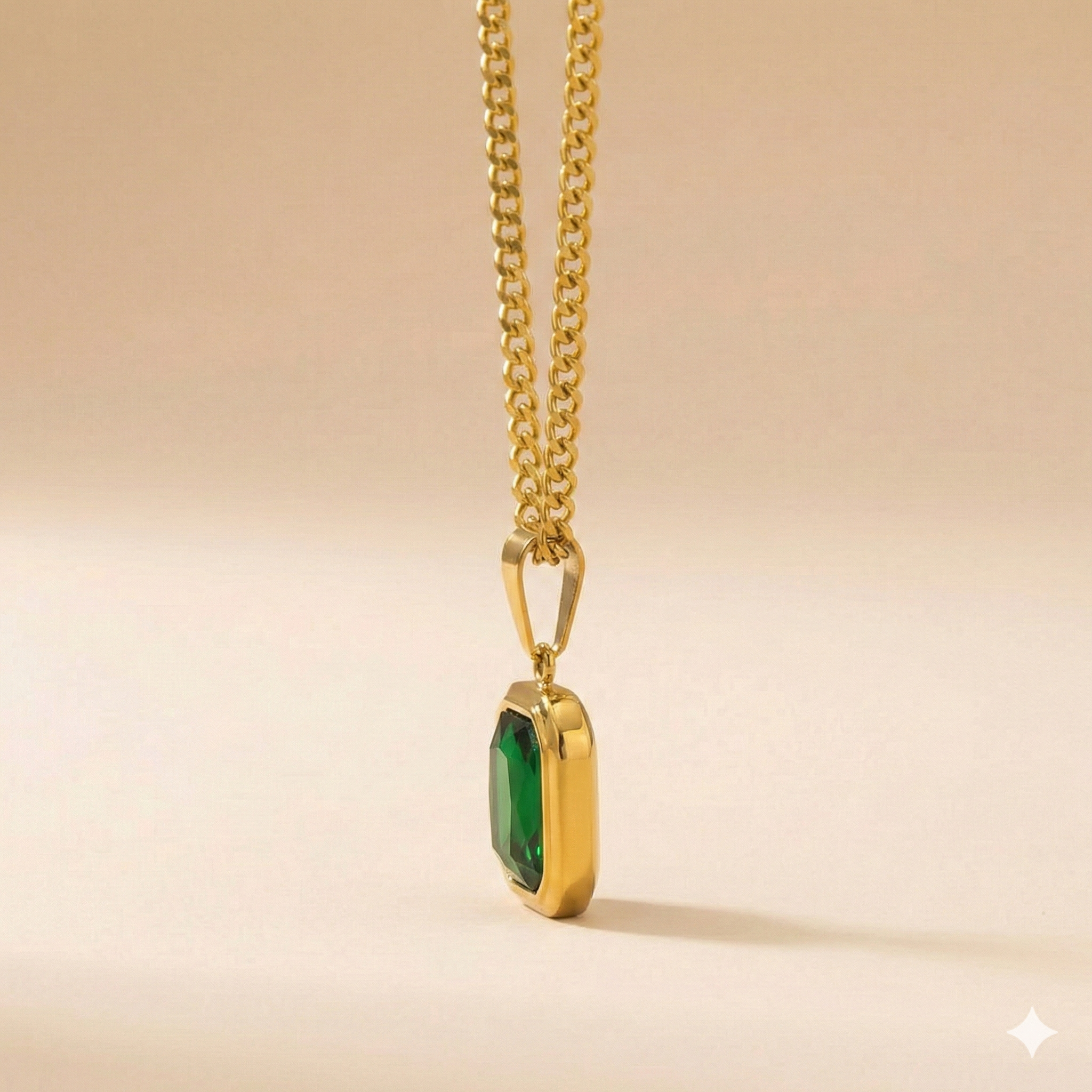 Emerald Luxe Pendant Necklace